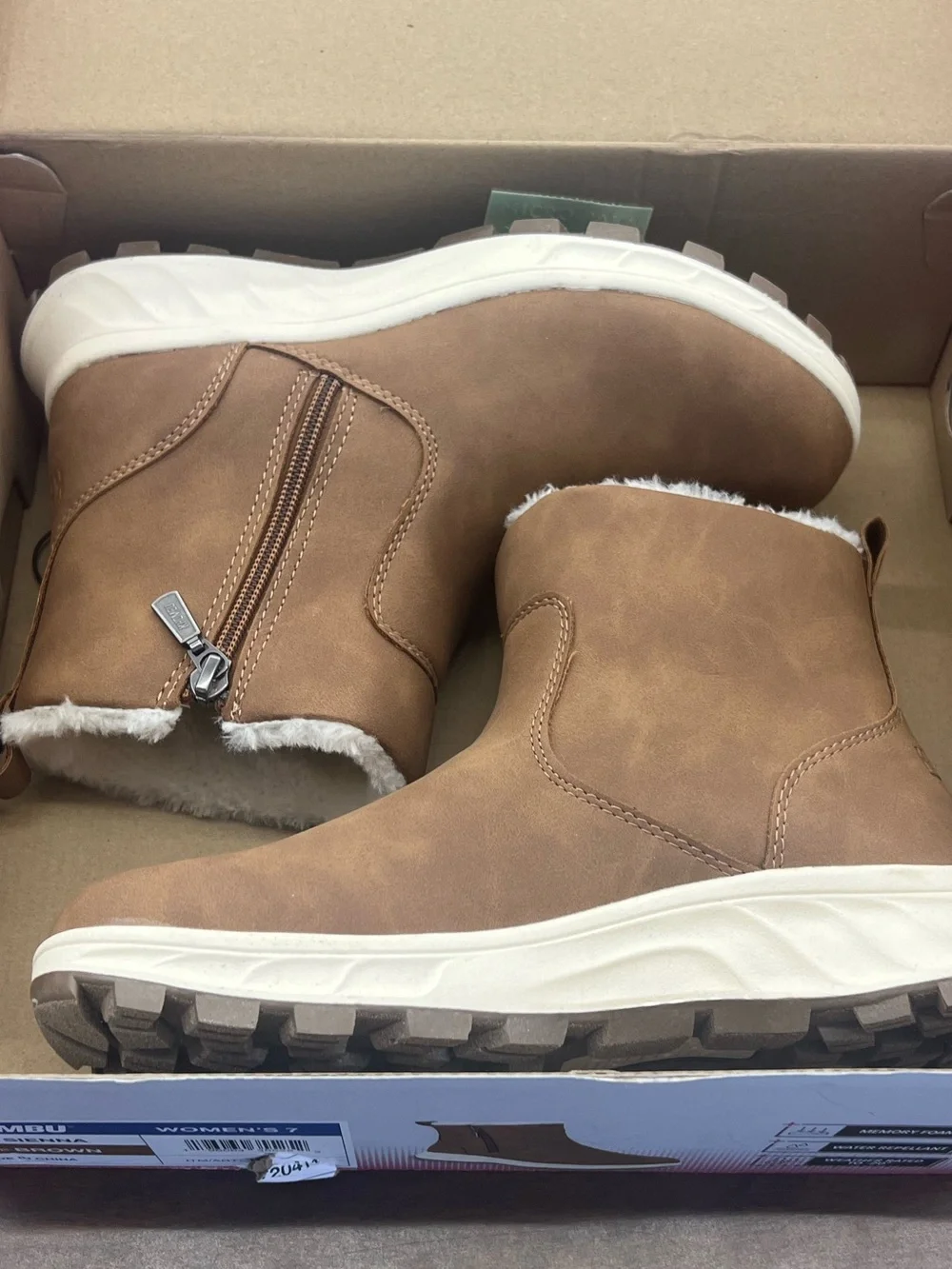 Womens Khombu All Weather Boots size 7 M